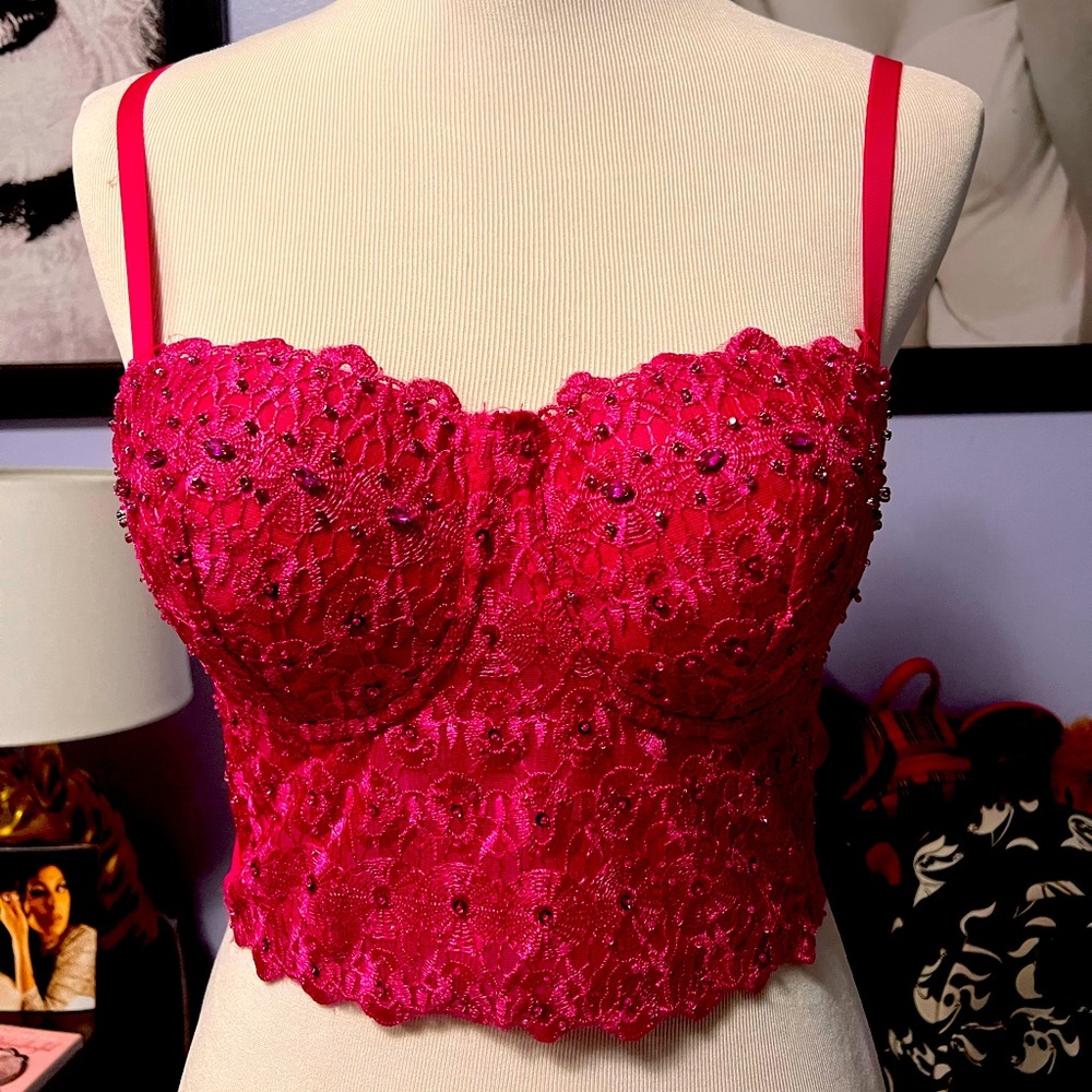 Perfect for Valentines or Girls Night 🩷Stunning strap or strapless top.